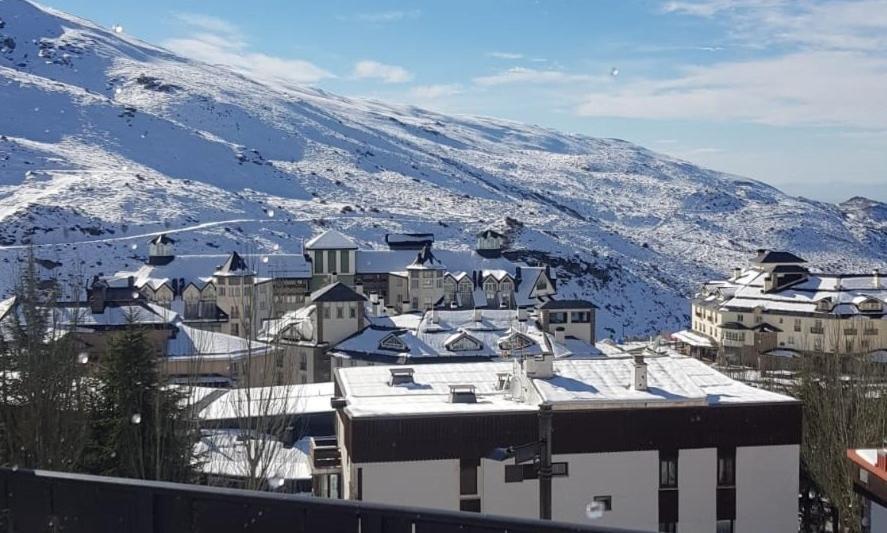 TODOSIERRANEVADA ZONA BAJA - EDIFICIO ATLAS - VISTAS A LA MONTANA - Junto a los Telecabinas Serra Nevada Exterior foto