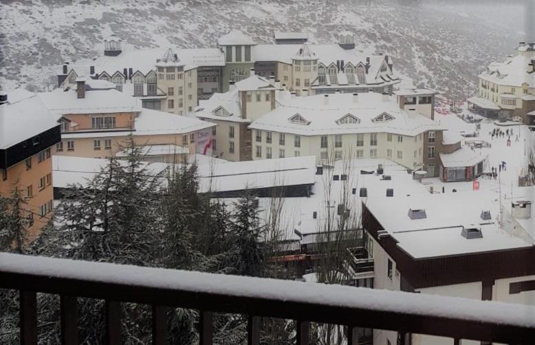 TODOSIERRANEVADA ZONA BAJA - EDIFICIO ATLAS - VISTAS A LA MONTANA - Junto a los Telecabinas Serra Nevada Exterior foto